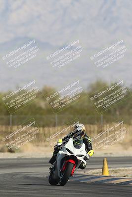 media/Oct-30-2025-Racers Edge (Thu) [[dabbdaf680]]/3-B Group/Session 2 Turn 2/